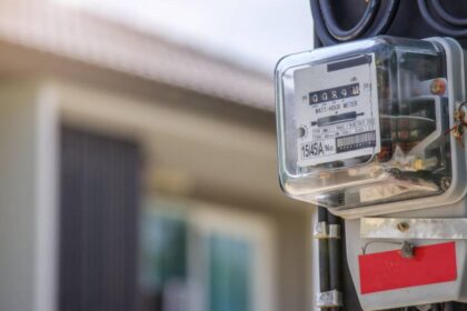 Bolojan anunta semnarea a doua ordini pentru diminuarea facturilor la energie Investitiile se
