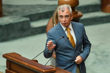 Cate voturi ar putea primi un guvern PSD din partea AUR Petrisor Peiu Fie zero fie 90