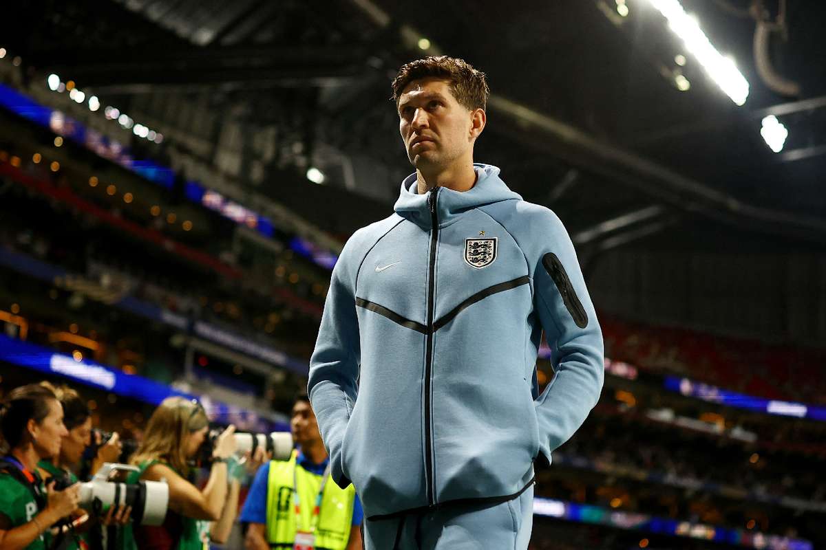 Chivu a reusit sa aduca un fundas de exceptie Inter Milano a confirmat transferul lui John Stones