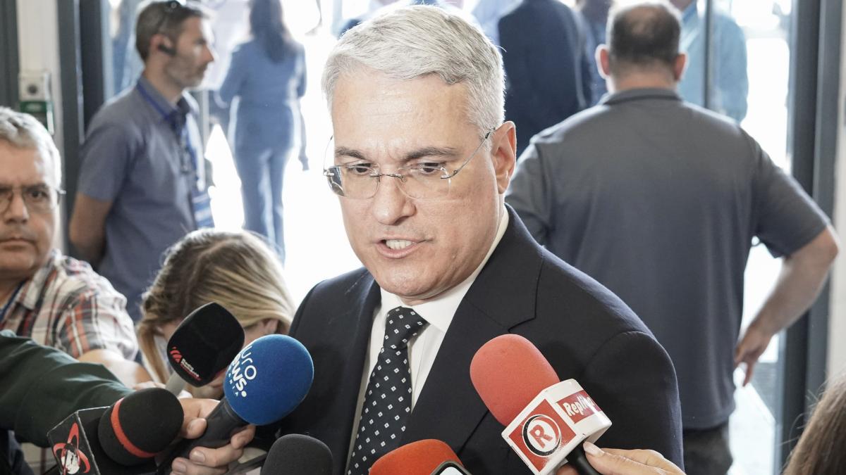 Guvernul face recurs dupa suspendarea Legii salarizarii la Curtea de Apel Pislaru Ieri nu am fost
