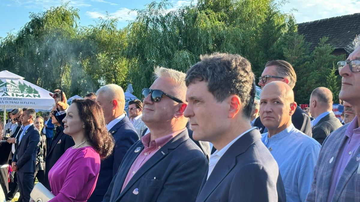 Imagini cu presedintele Nicusor Dan la un eveniment dedicat Zilei Independentei Statelor Unite la
