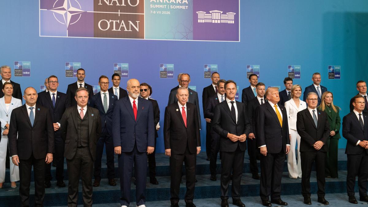 La Ankara liderii NATO l au intrebat pe Nicusor Dan despre criza politica din Romania Dar nu