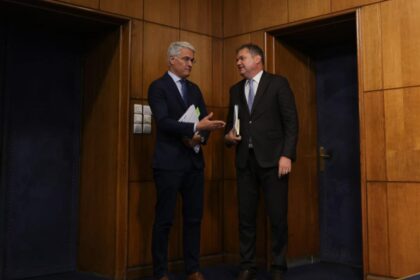 Legea salarizarii lui Pislaru este abrogata de Cseke Attila Ministerul Sanatatii