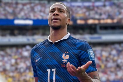 Michael Olise se apropie de recordul de pase decisive detinute de Messi si Maradona