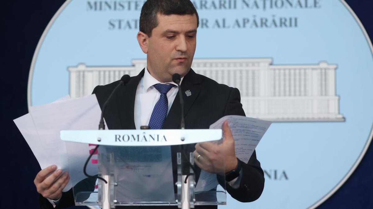 Miruta Comandantul de la Murfatlar isi deconta incaltamintea si imbracamintea din contabilitatea unitatii