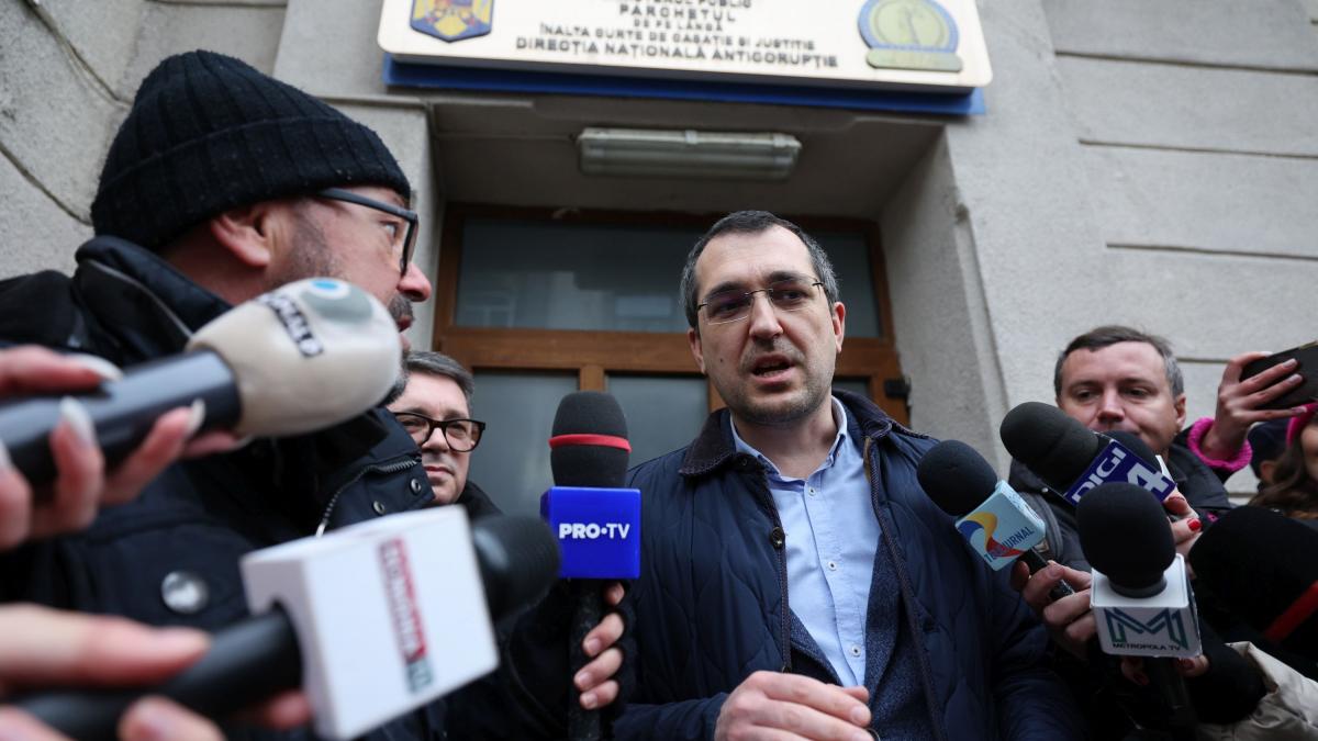 Niciun vaccin nu a fost comandat de mine Cum incerca Vlad Voiculescu sa evite acuzatiile din