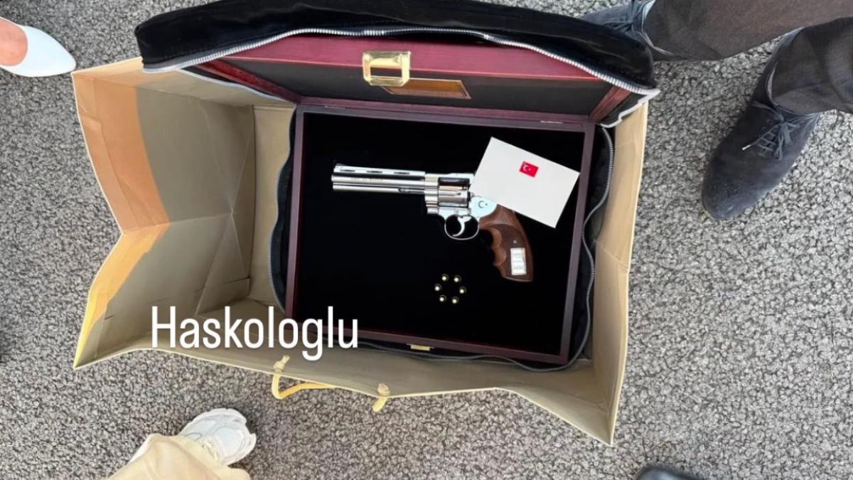 Nicusar Dan a primit un pistol Gumusay si gloante de la Erdogan Ce a facut Presedintele cu arma