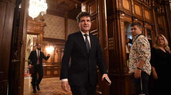 Nicusor Dan l a felicitat pe Dacian Ciolos pentru expunerea viziunii sale despre o francofonie mai eficienta