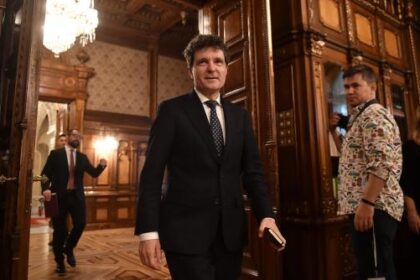 Nicusor Dan l a felicitat pe Dacian Ciolos pentru prezentarea viziunii sale asupra unei francofonii mai eficiente
