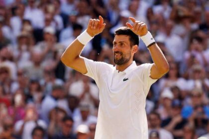 Novak Djokovic scrie istorie la Wimbledon si ii lanseaza o provocare lui Roger Federer