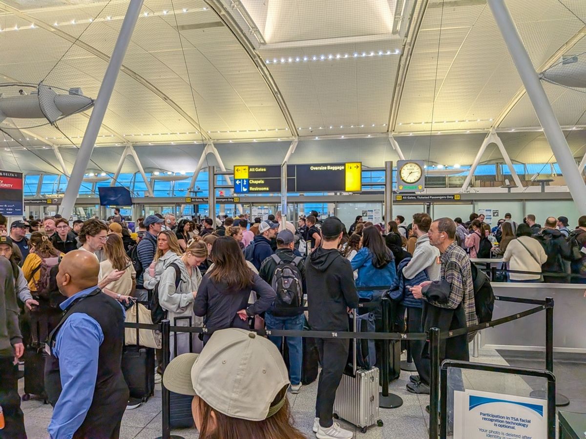 Obiectul comun din bagaj care ti ar putea crea probleme la aeroport Ce sa eviti sa iti iei cand calatoresti cu avionul
