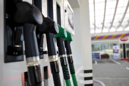 Preturile la carburani ajung n Parlament Ivan cere reducerea TVA ului i scderea accizei la motorin