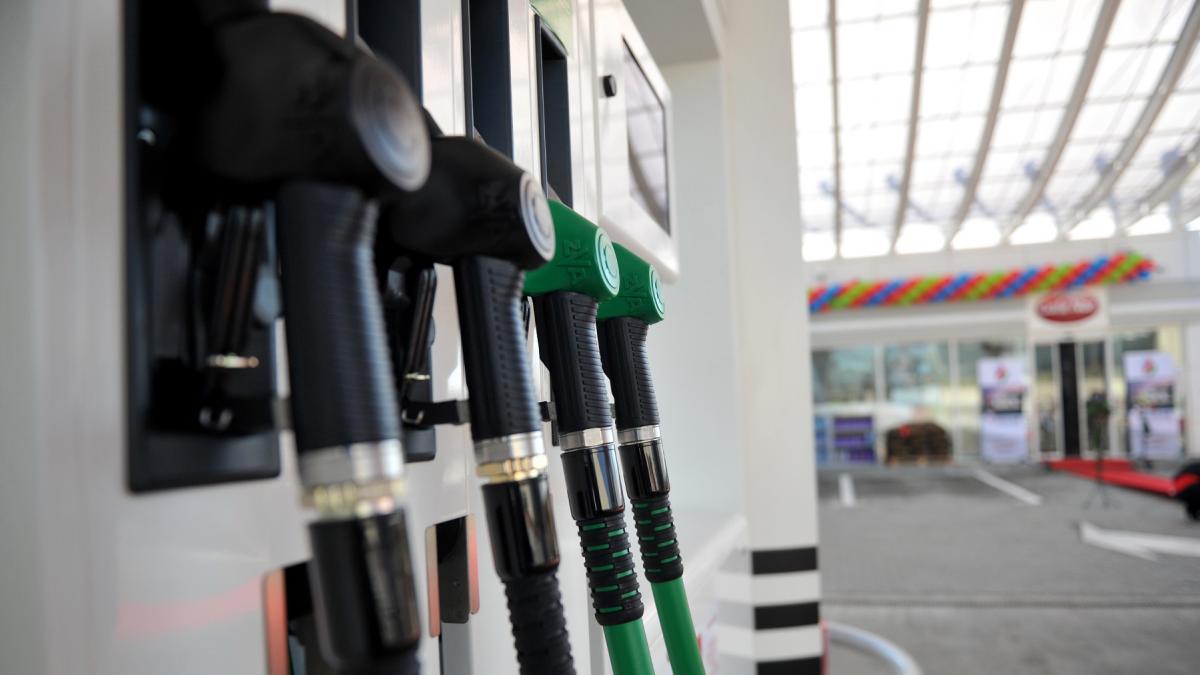 Preturile la carburani ajung n Parlament Ivan cere reducerea TVA ului i scderea accizei la motorin