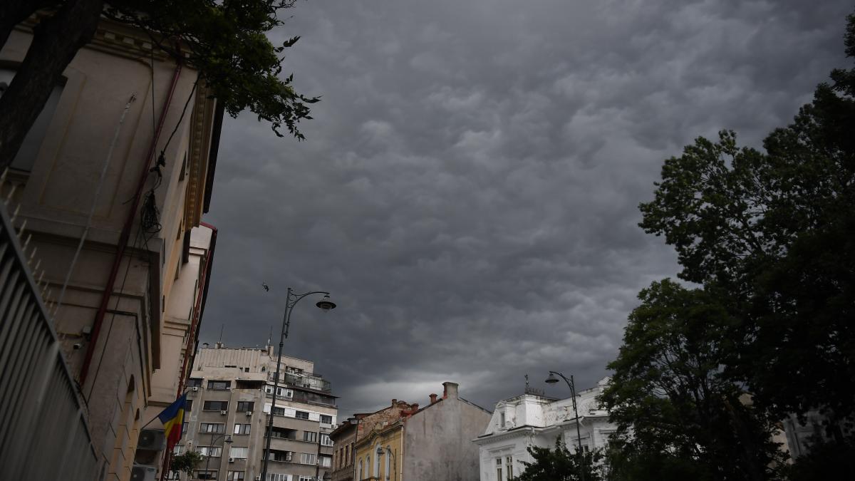 Sedinta extraordinara la Ministerul Mediului din cauza vremii Ce recomandari fac autoritatile