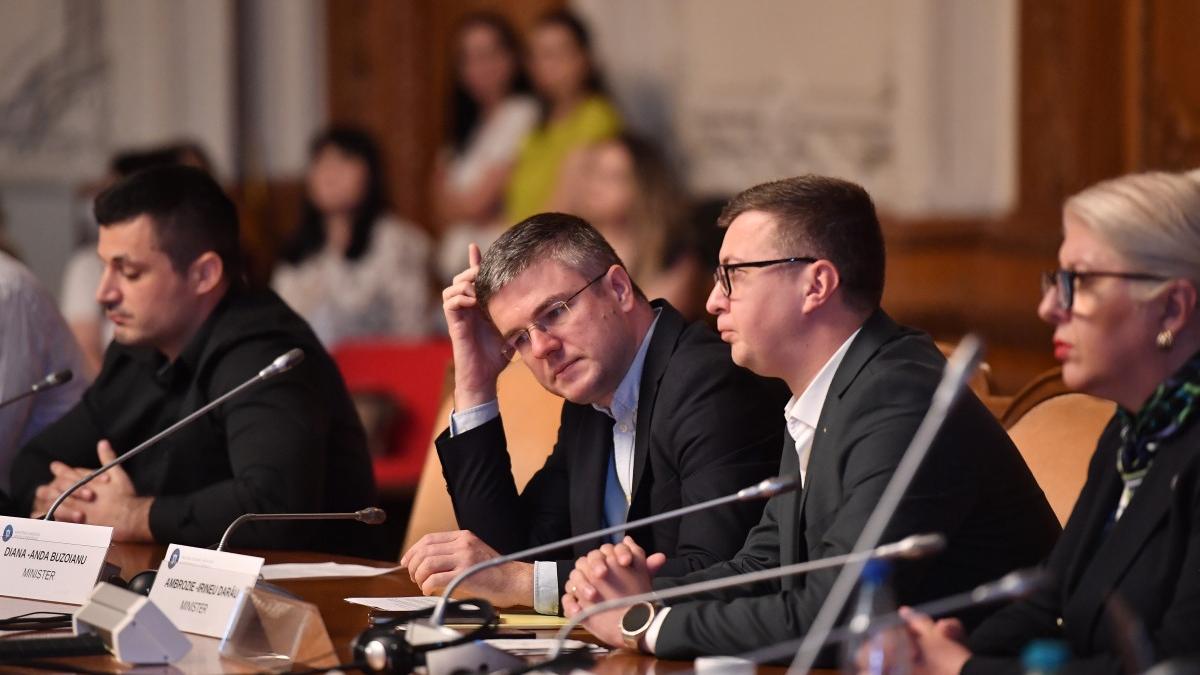 Statul nu poate oferi securitate cibernetica cu angajati remunerati cu 5 7 mii de lei cei