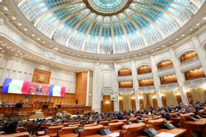 AUR va vota Legea integritatii doar daca sotii si sotiile vor fi inclusi in declaratiile de avere si