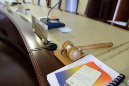 CCR se intoarce din nou pentru Legea ANI Sesizarile vizeaza amendamentul AUR referitor la averile partenerelor si amendamentul Fritz