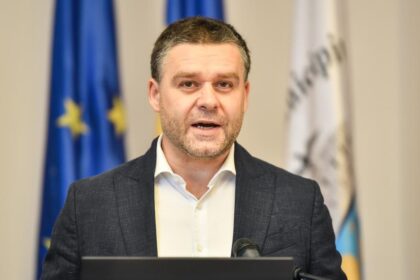 Ciprian Ciucu se implica in scandalul merdenelelor Exista loc si pentru croissant