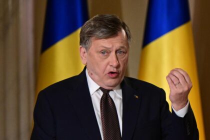 Crin Antonescu sustine ca Nicusor Dan ar trebui sa renunte la functie daca nu reuseste sa gestioneze criza politica