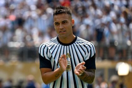 Cristi Chivu risca sa isi piarda banderola de capitan Barcelona isi propune sa imbunatateasca atacul iar jucatorul de la Inter este prima lor optiune