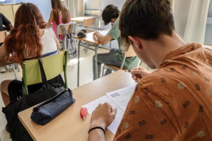 Ministrul Educatiei despre admiterea la liceu este o minciuna ca nu vor exista camere de supravghere si ca lucrarile nu vor fi anonimizate