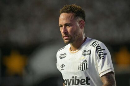 Neymar i a criticati aspru pe fanii lui Santos Daca fluierati in timpul meciului mai bine ramaneti acasa