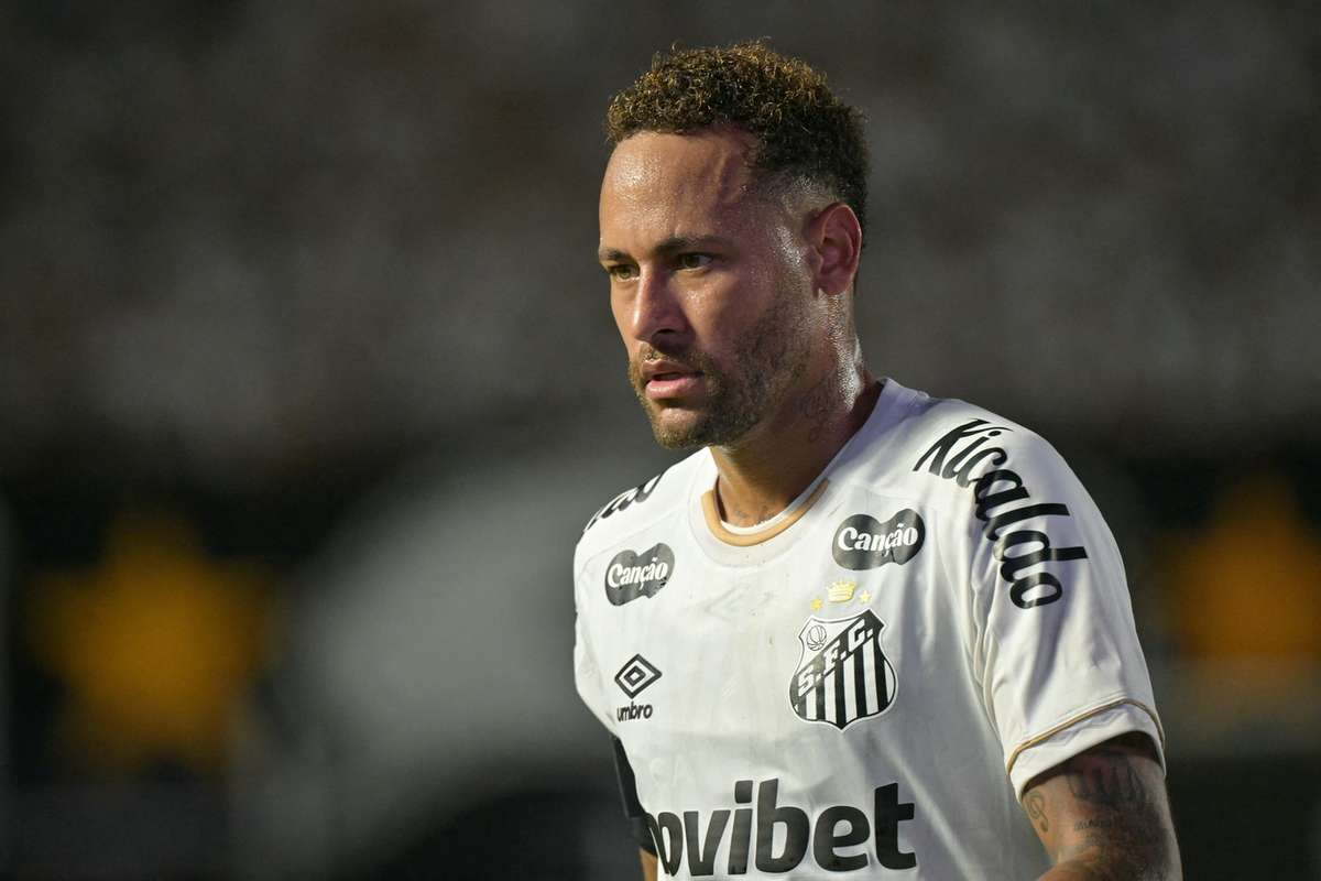 Neymar i a criticati aspru pe fanii lui Santos Daca fluierati in timpul meciului mai bine ramaneti acasa