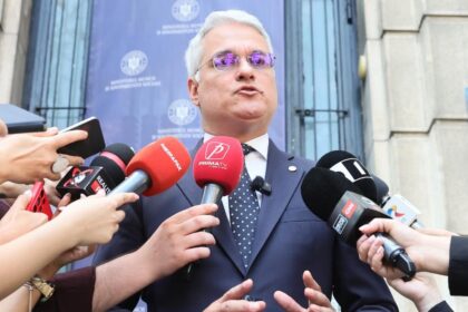 Pislaru raspunde protestatarilor care cer majorarea salariului minim Nu avem nicio marja care sa ne permita sa luam decizii