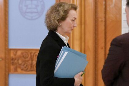 Presedintii Curtilor de Apel cer sefei CCR Simina Tanasescu sa clarifice scopul intalnirii cu premierul demis Ilie Bolojan