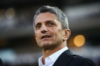 Primul trofeu pentru Razvan Lucescu ca antrenor la Al Sadd victoria in Al Ahrar Cup impotriva lui MC Alger
