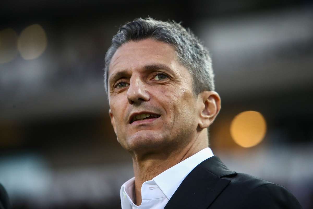 Primul trofeu pentru Razvan Lucescu ca antrenor la Al Sadd victoria in Al Ahrar Cup impotriva lui MC Alger
