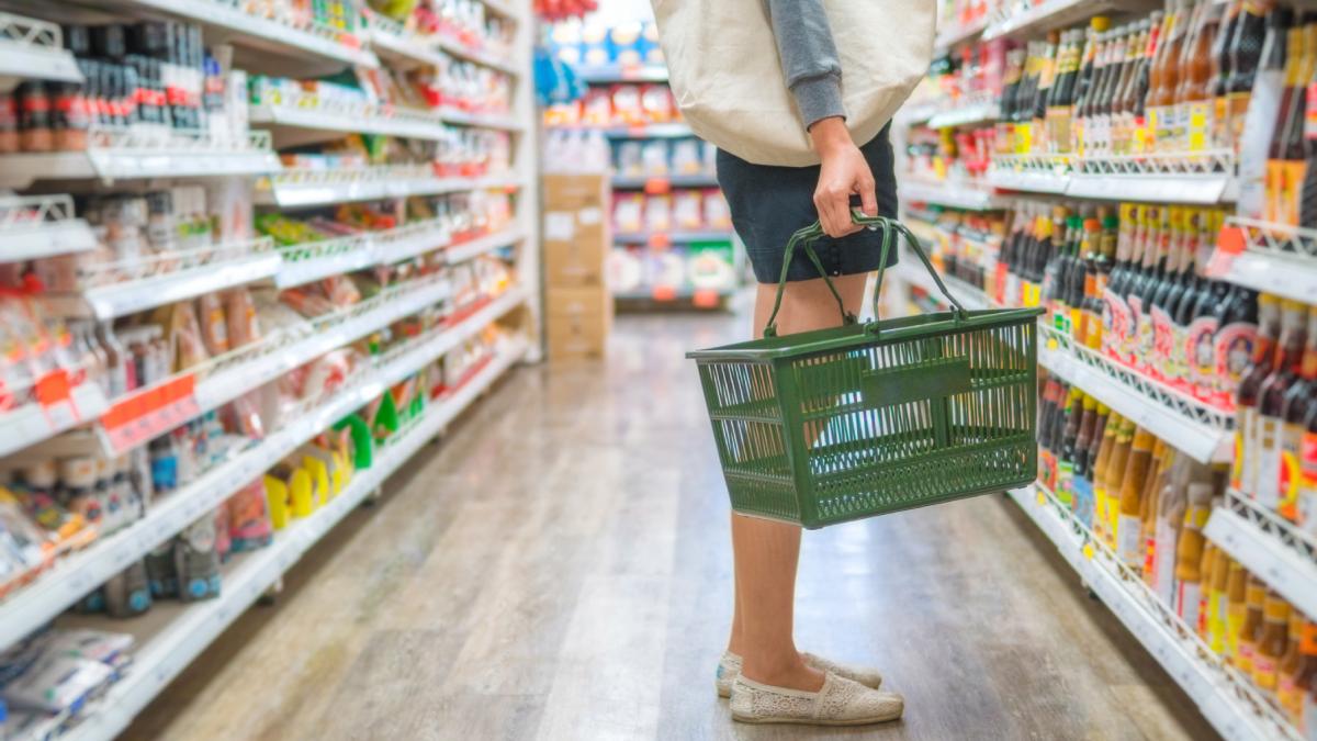 Program reduse in centre comerciale si supermarketuri Busoi explica modalitatea de rationalizare a energiei in cazul in care