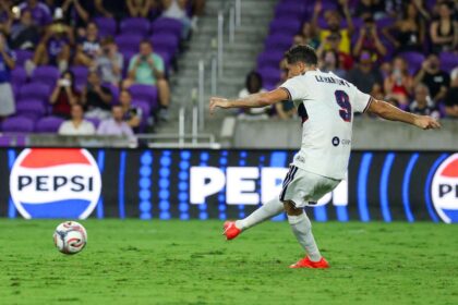 Robert Lewandowski pierde primul trofeu cu Chicago Fire Polonezul eliminat in sferturile Cupei Ligilor