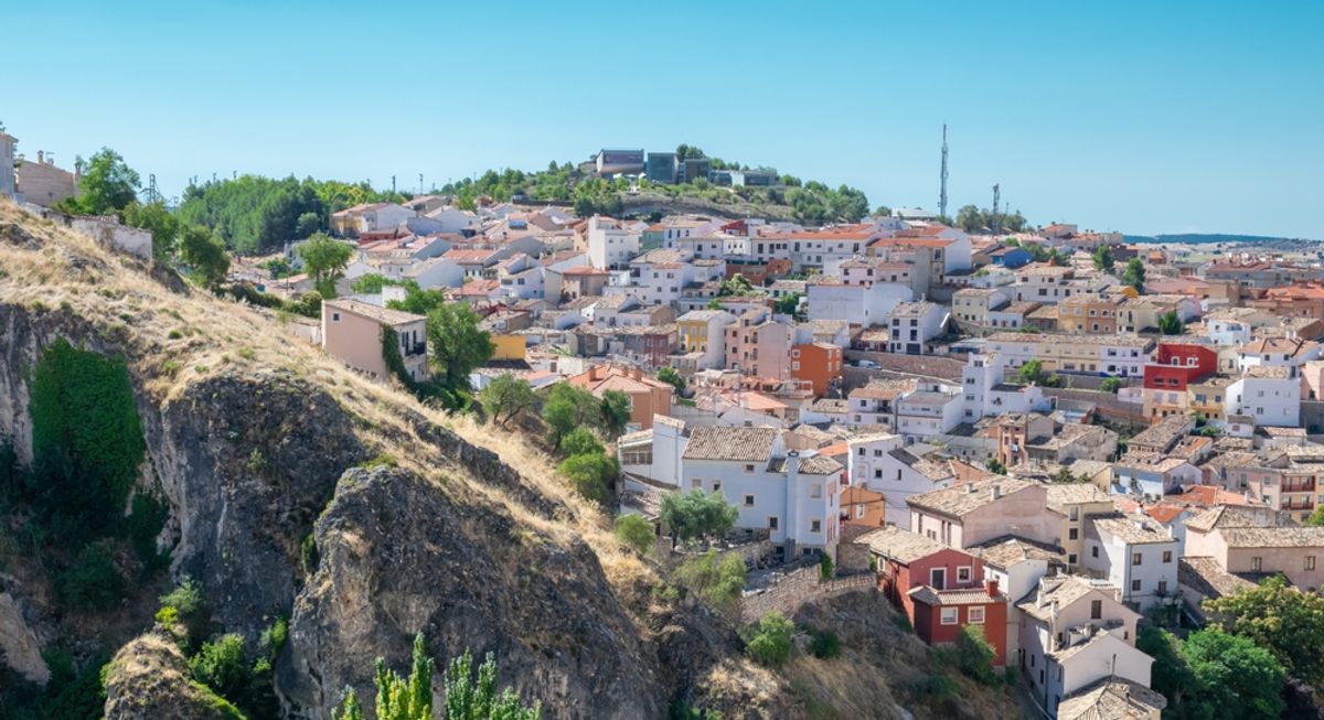 Satul pitoresc din Spania care isi cauta noi locuitori O vila cu trei dormitoare costa doar 18000 de euro