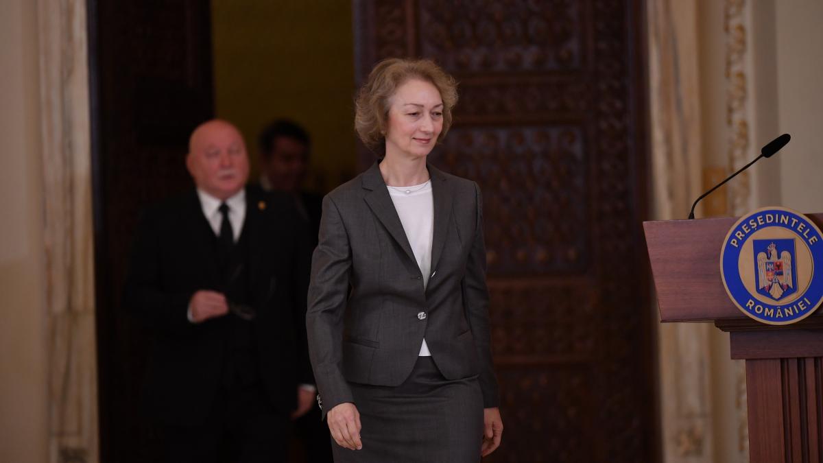 Surse Bolojan si presedinta CCR s ar fi intalnit in biroul lui Abrudean inainte de a lua decizia pe