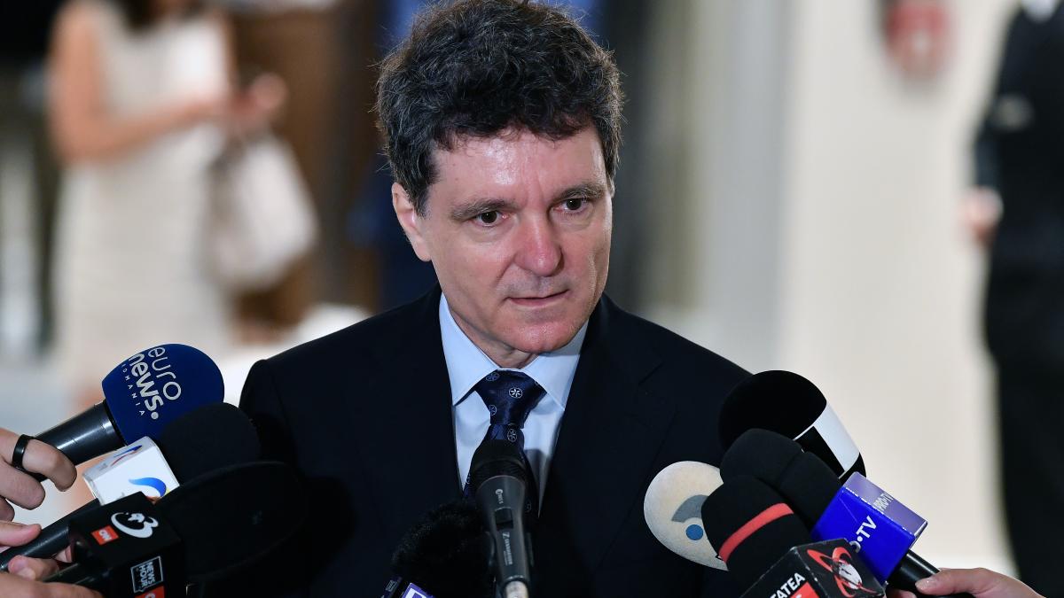 Surse Nicusor Dan planueste sa declare un premier pe 1 septembrie PSD discuta despre formarea unui guvern minoritar