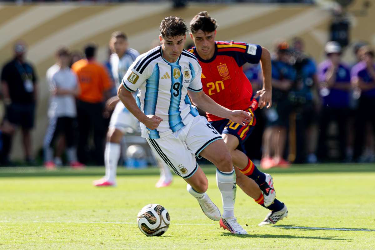 cu barcelona real madrid arsenal si psg pe urmelesale julian alvarez revine la antrenamentele echipei atletico madrid