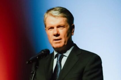 mirosul ingrasamintelor naturale complica viata locuitorilor din brasov scripcaru o critica pe diana buzoianu nu sustineau ei ca altii sunt responsabili