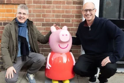 Creatorul Peppa Pig, jefuit de români. I-au furat bijuterii, un Rolex și genți Chanel